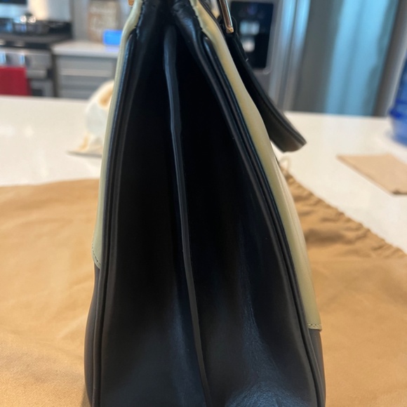 Gucci Zumi Top handle 2 way leather bag with original gucci long leather strap - Picture 10 of 10